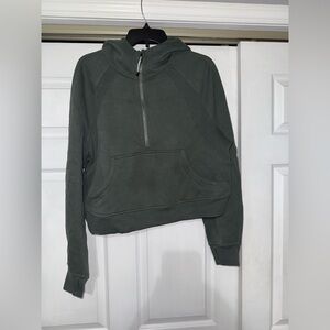 Lululemon Scuba Oversized Half-Zip Hoodie
M/L Rainforest Green
Never worn